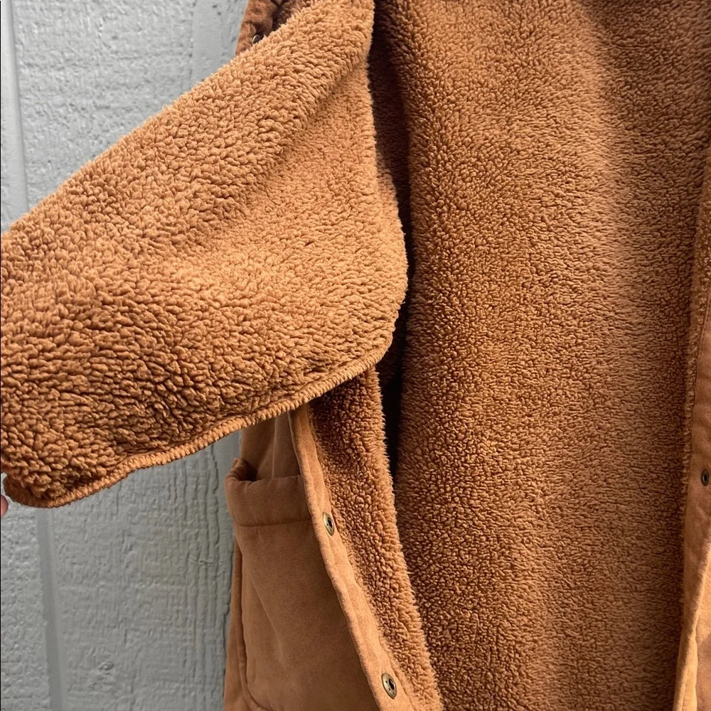 Boston Traders Tan Sherpa Jacket Size: Medium